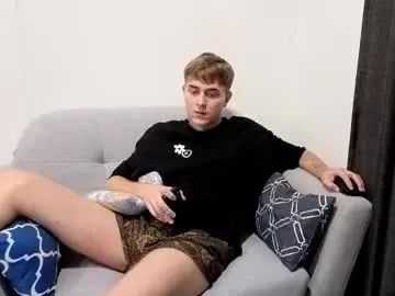 Gay sex chat with uwucutieboy - camgaychat.com - Russia