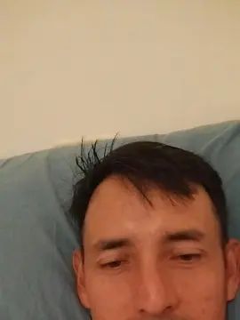 Gay sex chat with Alessandro23z - camgaychat.com - Italy