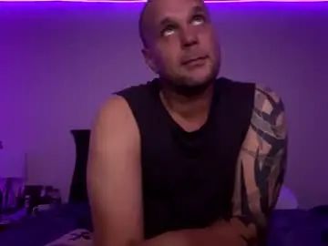 Gay sex chat with 69dickey69 - camgaychat.com - Britain