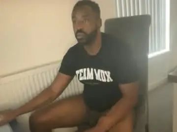 Gay sex chat with darkking002 - camgaychat.com - Britain