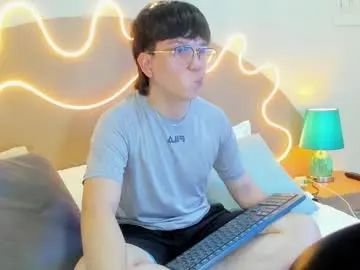 Gay sex chat with little_mattew - camgaychat.com - Britain