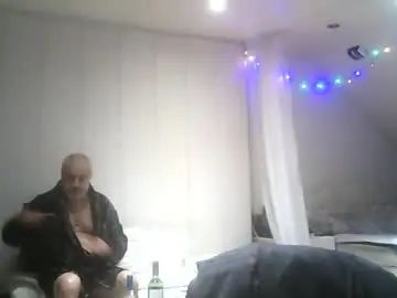 Gay sex chat with bondgally - camgaychat.com - Britain