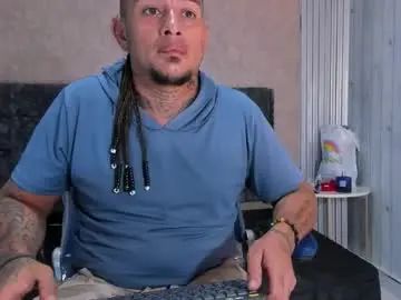 Gay sex chat with mathyussx - camgaychat.com - Britain