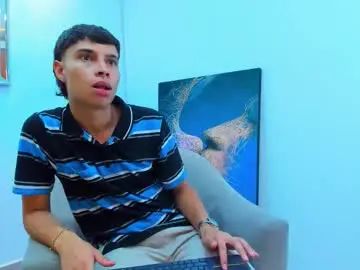 Gay sex chat with tommy__scott - camgaychat.com - Britain