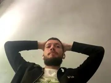 Gay sex chat with er1c_reeves - camgaychat.com - Britain