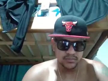 Gay sex chat with bigdick211292 - camgaychat.com - Britain