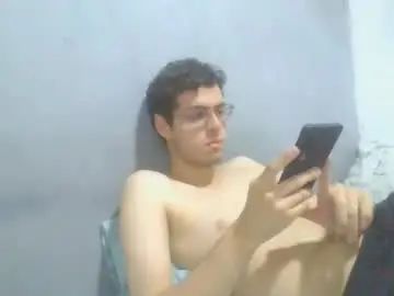 Gay sex chat with andres129494 - camgaychat.com - Britain