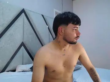 Gay sex chat with LiamSaenz - camgaychat.com - Britain