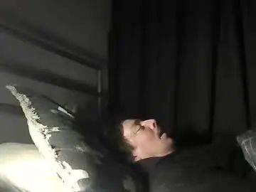 Gay sex chat with prieslucas068 - camgaychat.com - Britain