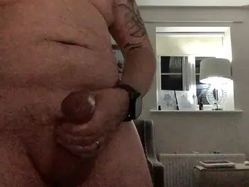 Gay sex chat with DadBod22 - camgaychat.com - Britain