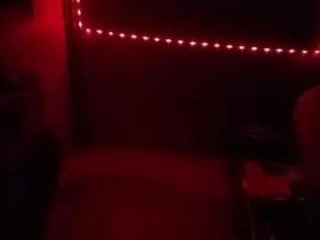 Gay sex chat with hugochileno28 - camgaychat.com - Britain