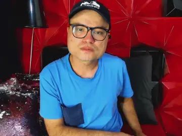 Gay sex chat with tonny_green - camgaychat.com