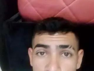 Gay sex chat with adri1010 - camgaychat.com - Spain