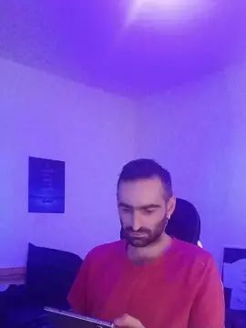 Gay sex chat with Guillaume9221a - camgaychat.com - Britain