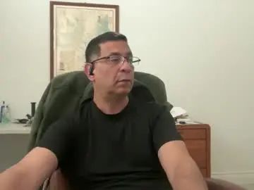 Gay sex chat with jklivingatx - camgaychat.com - Britain