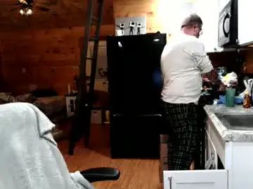 Gay sex chat with tatteddaddy7979 - camgaychat.com - Britain