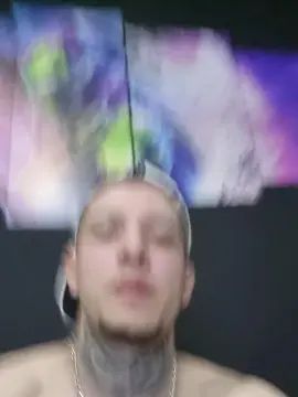 Gay sex chat with Tattuado18cm - camgaychat.com - Portugal