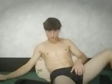 Gay sex chat with sweet_boy06 - camgaychat.com - Britain