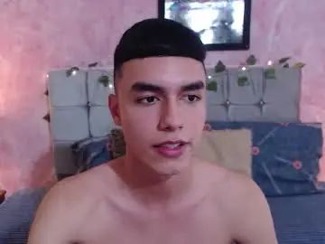 Gay sex chat with duvan_montes - camgaychat.com - Britain