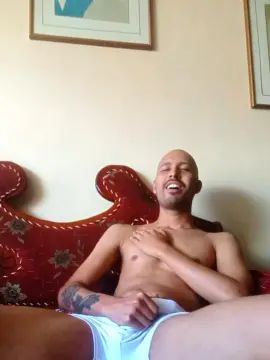 Gay sex chat with robinson183 - camgaychat.com - Spain