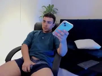 Gay sex chat with david_rtr - camgaychat.com - Britain