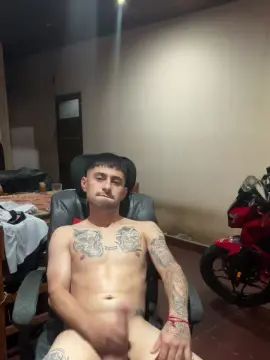 Gay sex chat with demoniiiojoaqu5 - camgaychat.com - Spain