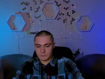 Gay sex chat with thomas_crow - camgaychat.com - Britain