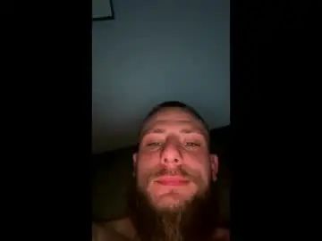 Gay sex chat with mrliquordown69 - camgaychat.com - Britain