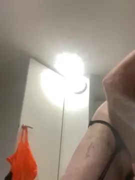 Gay sex chat with Lorenzz34 - camgaychat.com - Britain