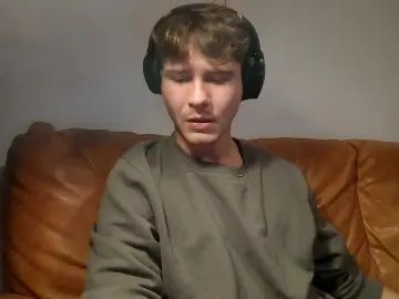 Gay sex chat with _yourfratguy___ - camgaychat.com - Britain