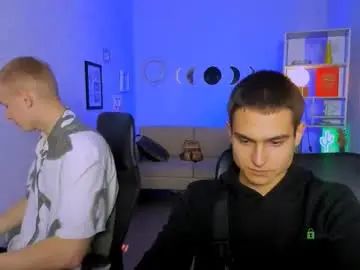 Gay sex chat with xevier_loyd - camgaychat.com - Britain