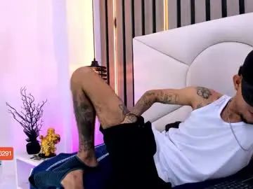 Gay sex chat with tattoo22_ - camgaychat.com - Britain