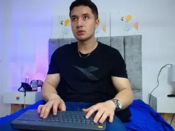 Gay sex chat with EthanConnor_ - camgaychat.com - Britain