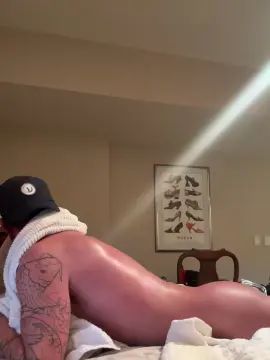 Gay sex chat with Jax_Ink - camgaychat.com - Britain