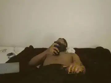 Gay sex chat with poppydingo1 - camgaychat.com - Britain