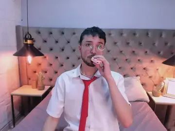 Gay sex chat with JonnyGrey_ - camgaychat.com - Britain