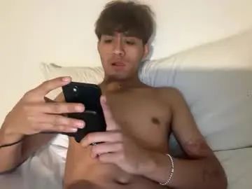 Gay sex chat with userfromny555 - camgaychat.com - Britain