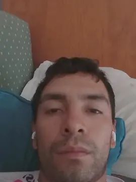 Gay sex chat with Elpapu01 - camgaychat.com - Spain