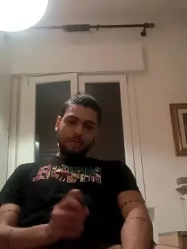 Gay sex chat with Mrbudbad - camgaychat.com - Italy
