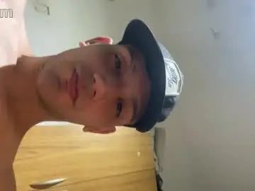 Gay sex chat with afterpartyplus - camgaychat.com - Britain