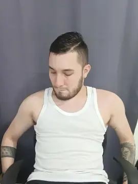 Gay sex chat with _LIONEL_ - camgaychat.com - Britain