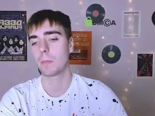 Gay sex chat with jokester-liam - camgaychat.com