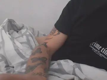 Gay sex chat with Plewus99 - camgaychat.com - Britain