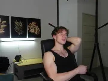 Gay sex chat with charles_dreams - camgaychat.com - Britain