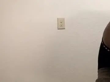 Gay sex chat with huge_cock321321 - camgaychat.com - Britain