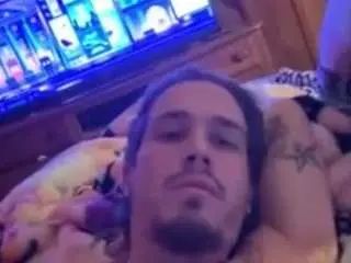 Gay sex chat with loww-keyy - camgaychat.com