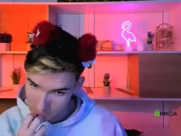 Gay sex chat with kai_soul - camgaychat.com - Britain