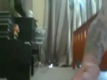 Gay sex chat with fallenhero455 - camgaychat.com - Britain