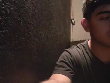 Gay sex chat with Hugo_Boss69 - camgaychat.com - Spain