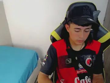 Gay sex chat with Tatann_ - camgaychat.com - Britain